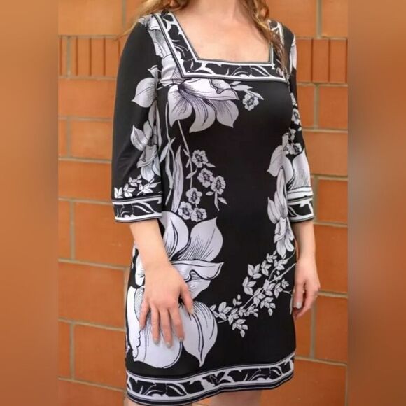 White House Black Market Dresses & Skirts - White House Black Market Floral Square Neck Dress Women's Sz S